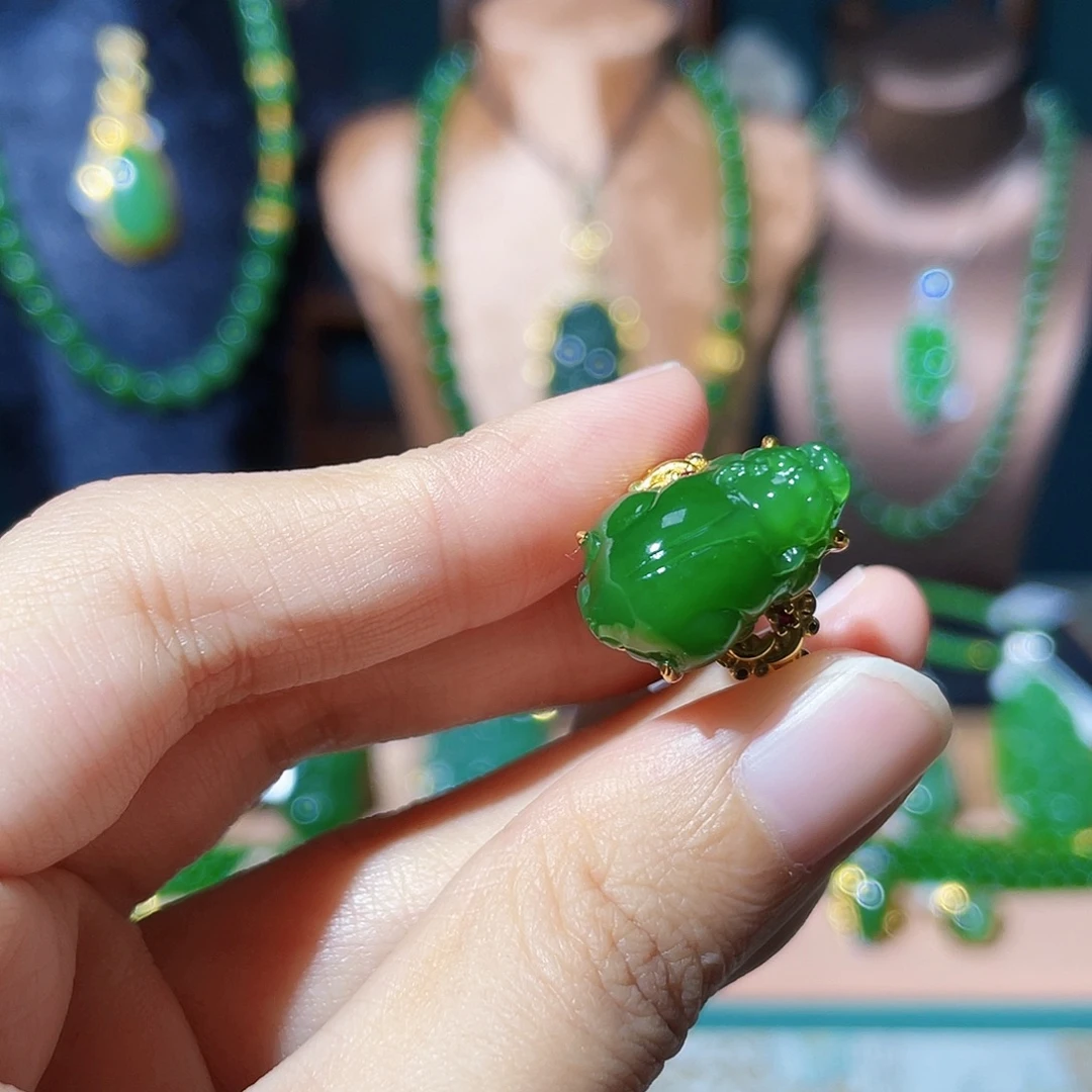 和田玉（碧玉）18K金镶嵌戒指