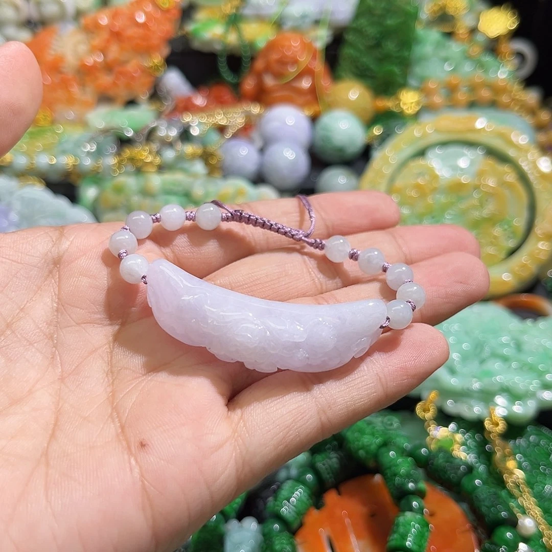翡翠未镶嵌颈饰待编织