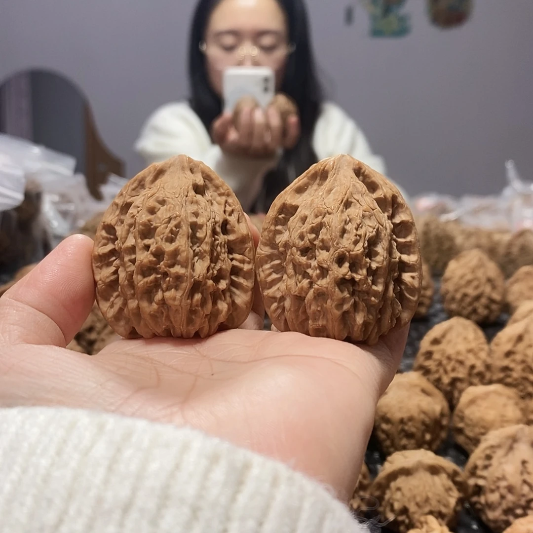 文玩核桃吊坠靠山王40+