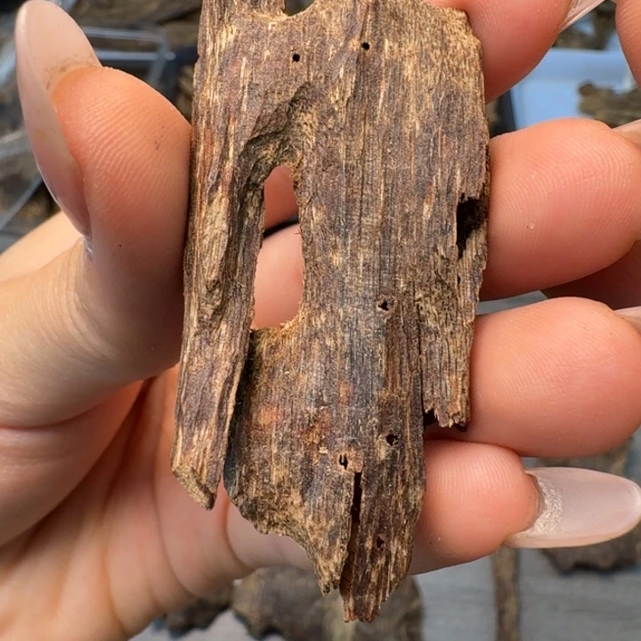 柬埔寨虎斑4.6克 很凛冽的凉意带果香花香层次感十足不是单一的味