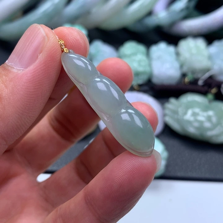 D***m翡翠未镶嵌颈饰翡翠A货