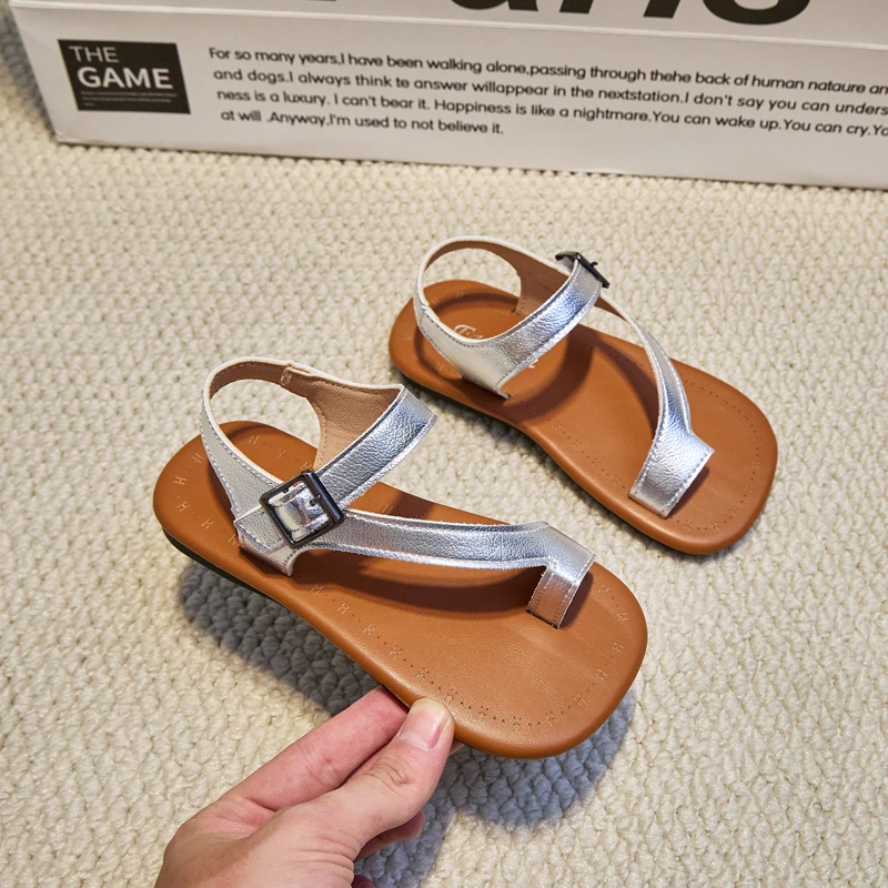 凉鞋女童法式百搭平底公主鞋2025夏季小女孩配裙外穿软底夹趾凉拖