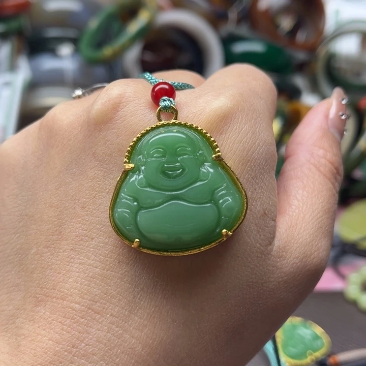 石英质玉未镶嵌颈饰