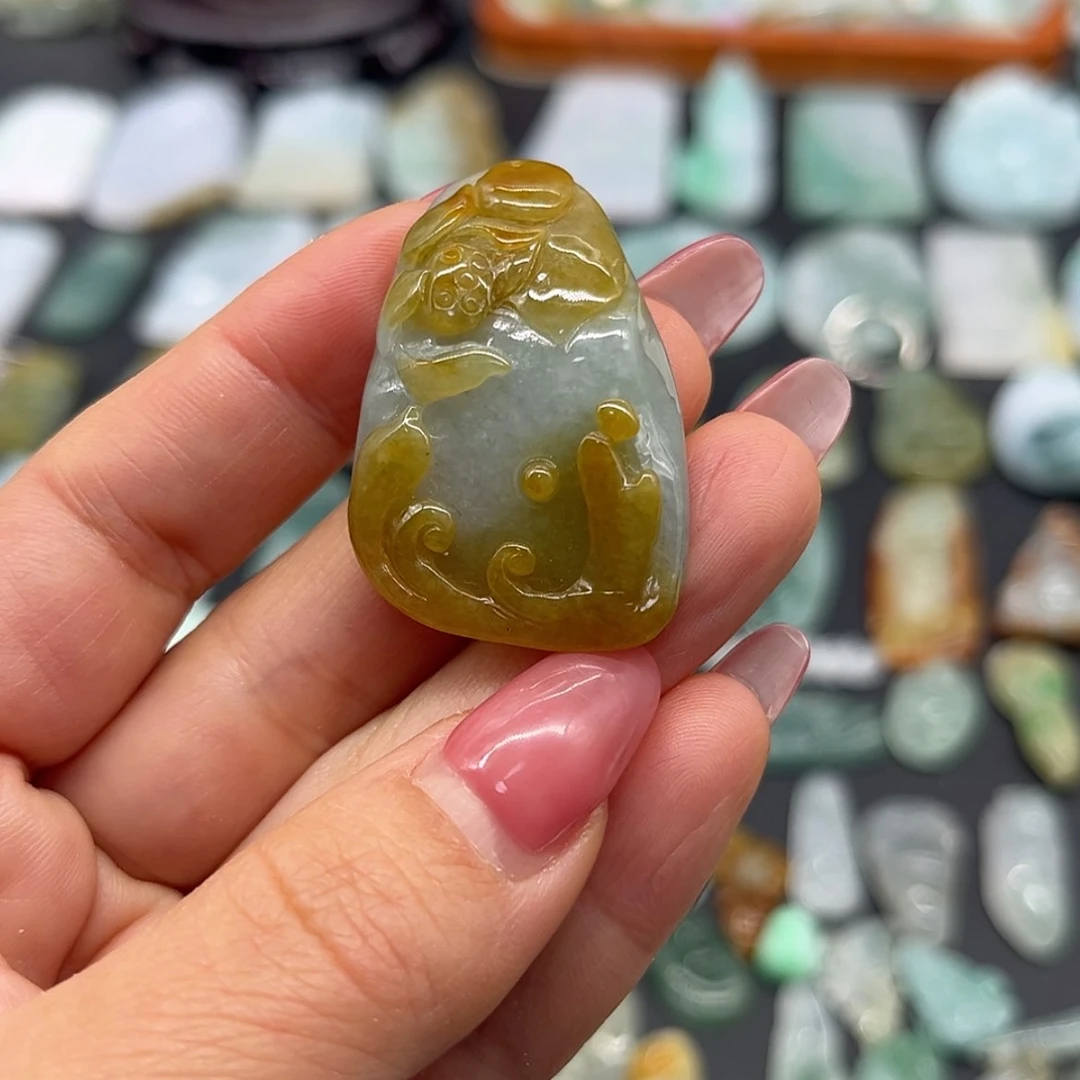 【闪购商品】翡翠颈饰未镶嵌悟道