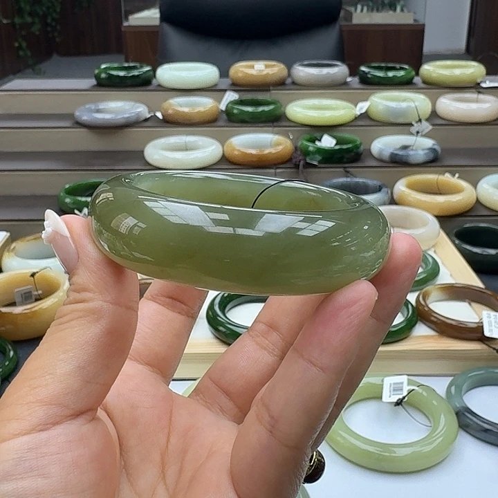 和田玉（糖玉）手镯未镶嵌