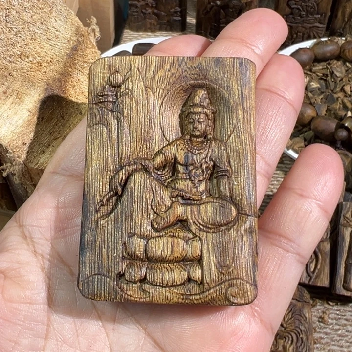 沉香沉香碎屑白棋楠沉香雕刻牌13.8克