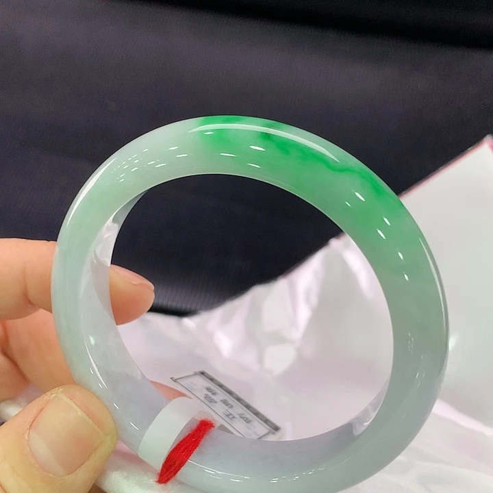 翡翠手镯未镶嵌正圈53