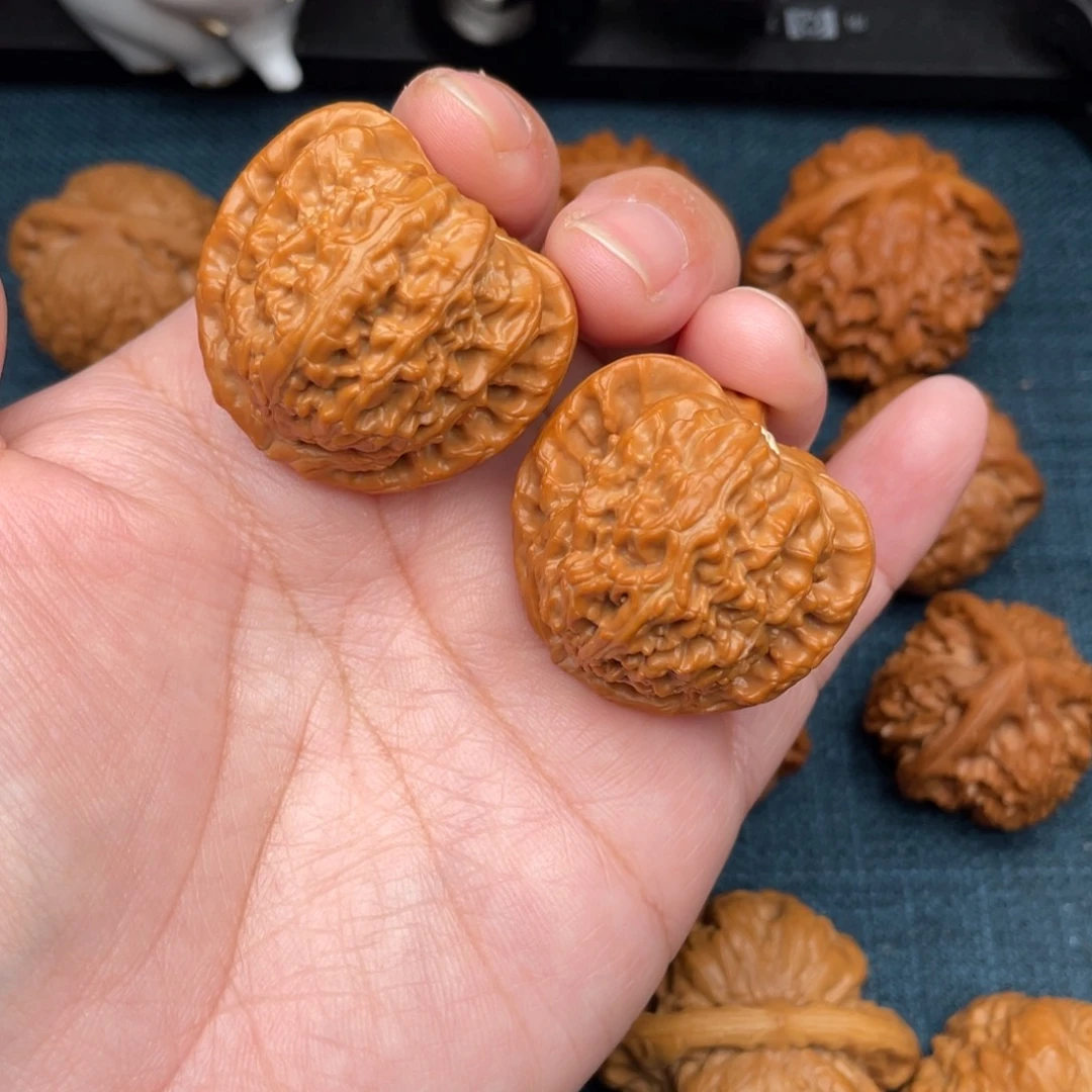 文玩核桃把件全品三角白37