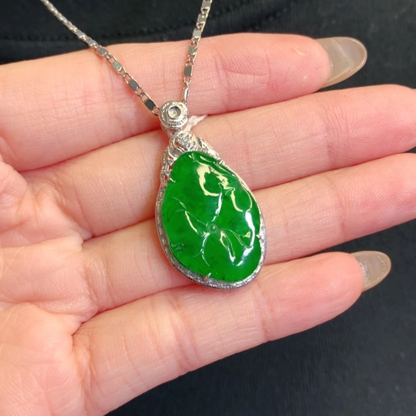 【闪购商品】颈饰18K金镶嵌翡翠荷叶