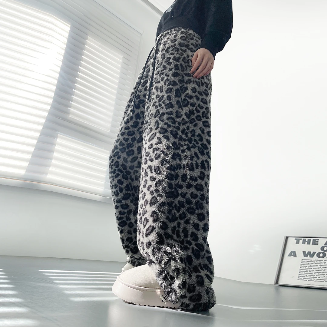 一裤过冬大码毛绒豹纹加厚保暖阔腿裤女胖mm显瘦舒适酷飒风弯刀裤