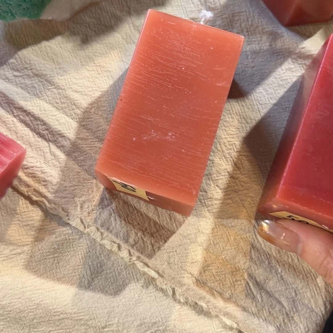 瓷片陶瓷。      陶瓷。