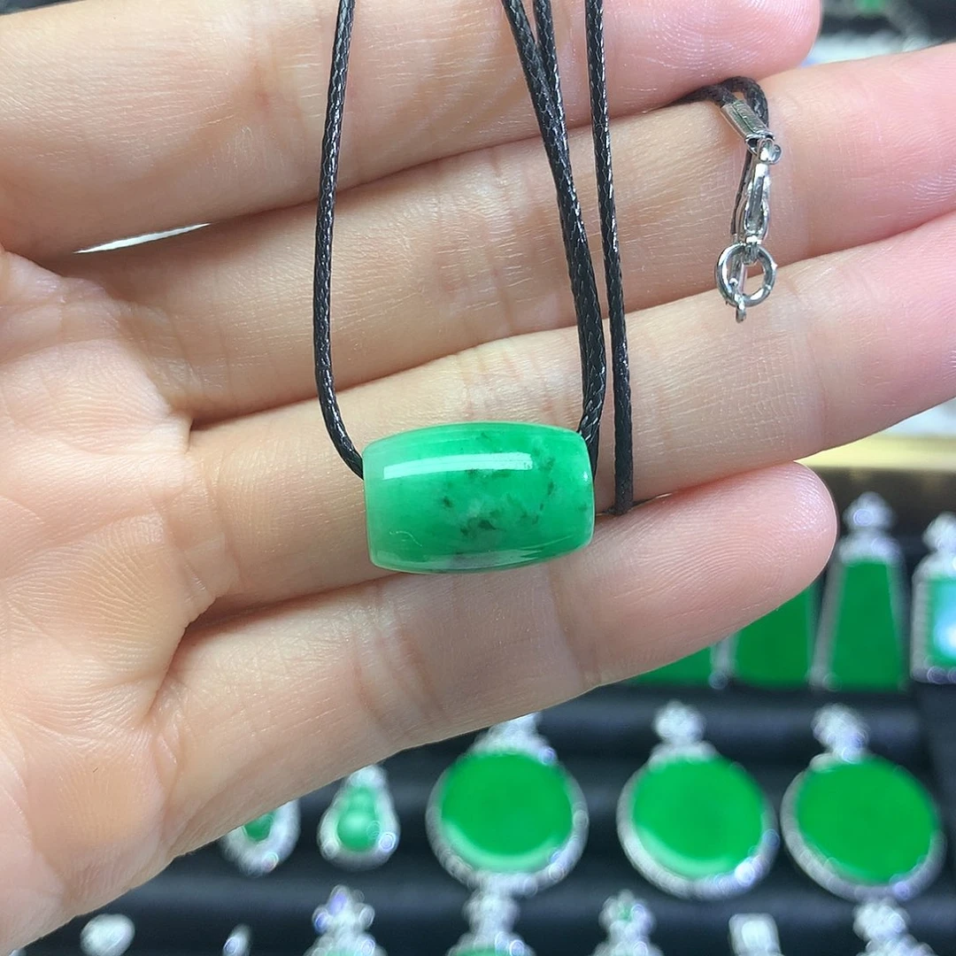 颈饰未镶嵌翡翠吊坠
