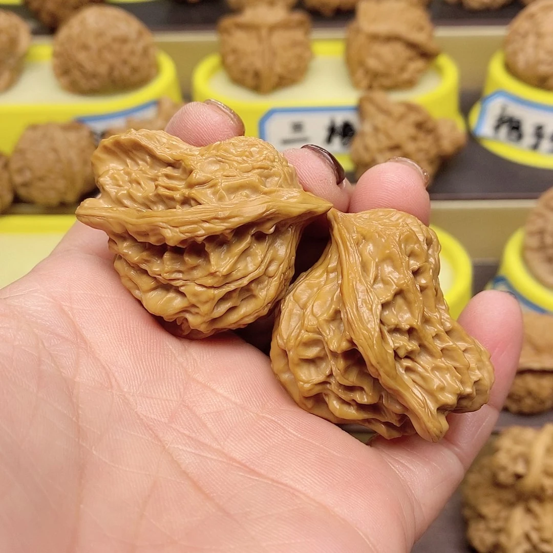 文玩核桃吊坠小鸟