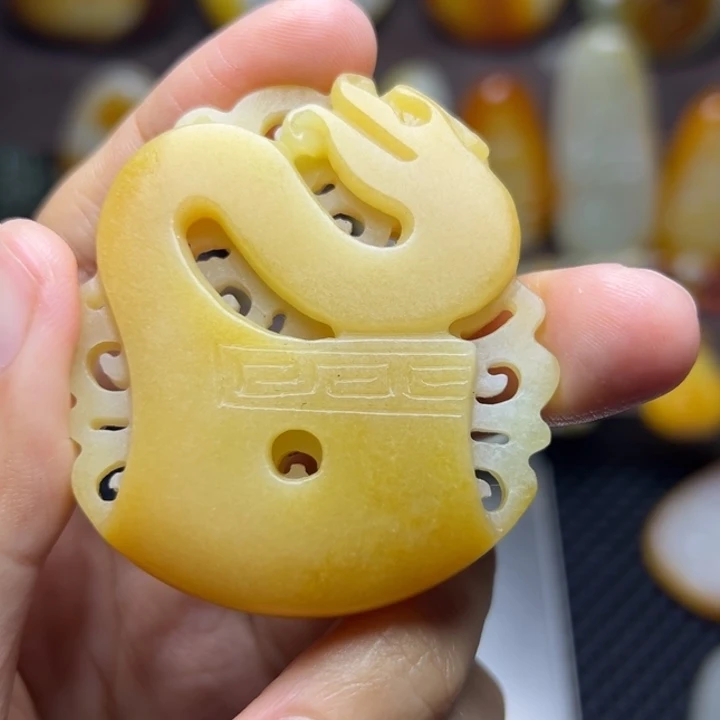 和田玉未镶嵌颈饰