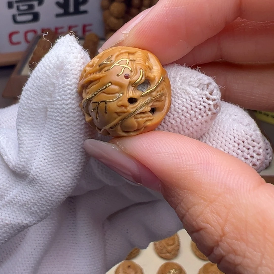 猴头核桃把件镶嵌款多面恶僧全品有正常封口线
