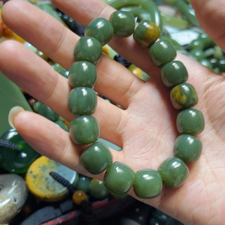 手链未镶嵌岫岩老玉（透闪石质玉）