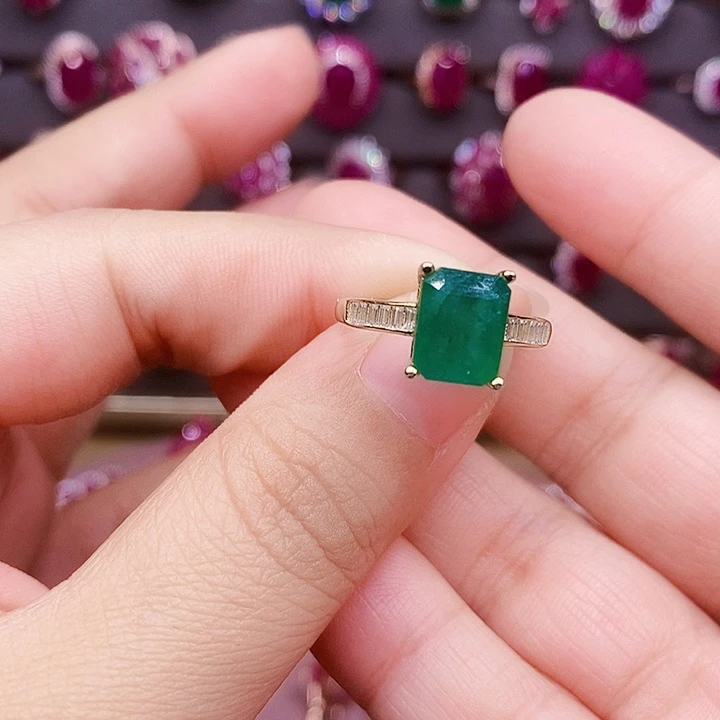 诸***亮祖母绿戒指银S925镶嵌