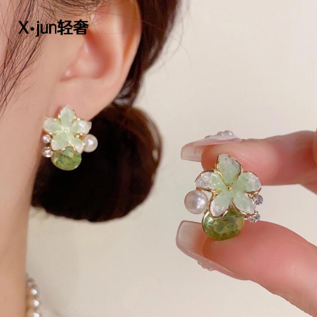 铜合金耳饰 春夏新款小清新水晶花朵珍珠耳钉轻奢甜美925银针耳环