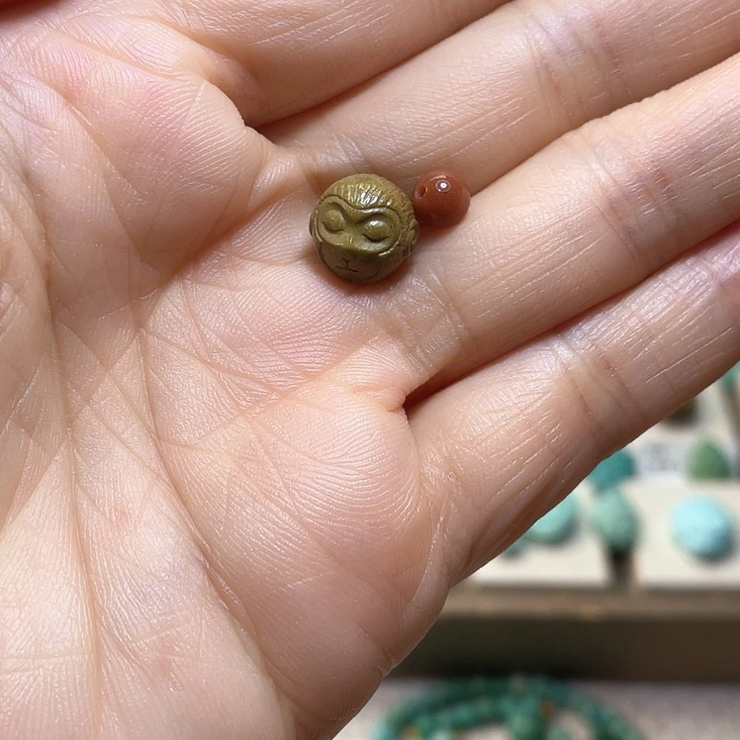 南红玛瑙配饰未镶嵌