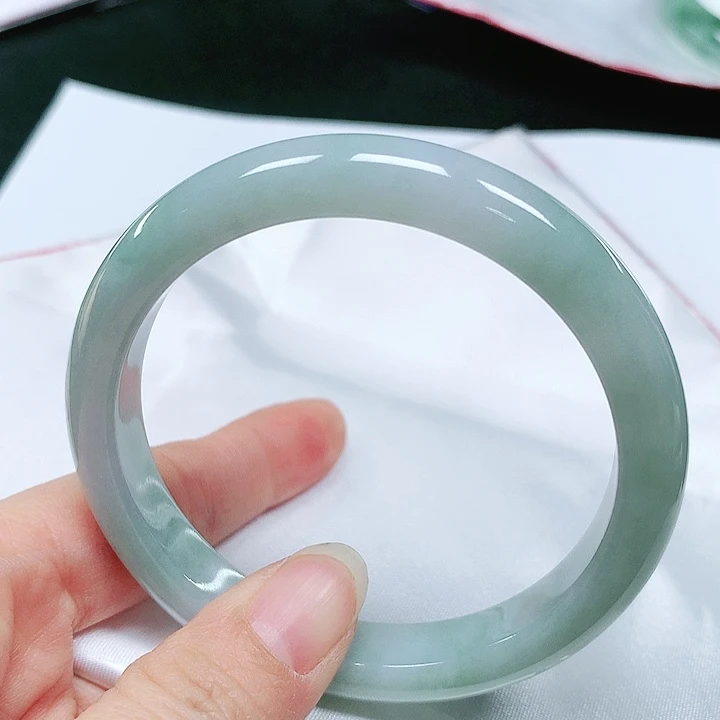 翡翠手镯（圆镯）未镶嵌