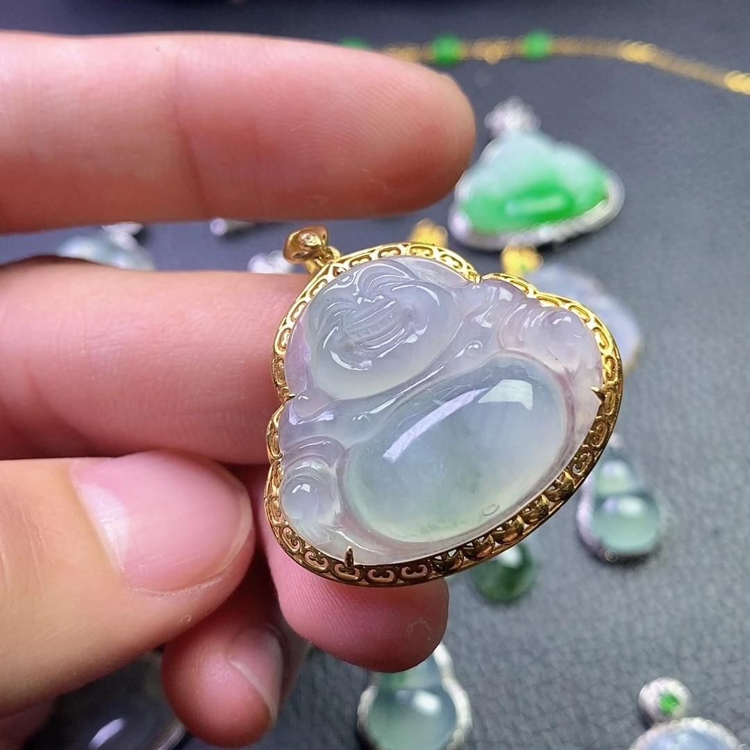 颈饰18K金镶嵌翡翠