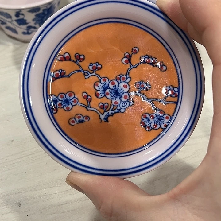 瓷片//直径10厘米……红。