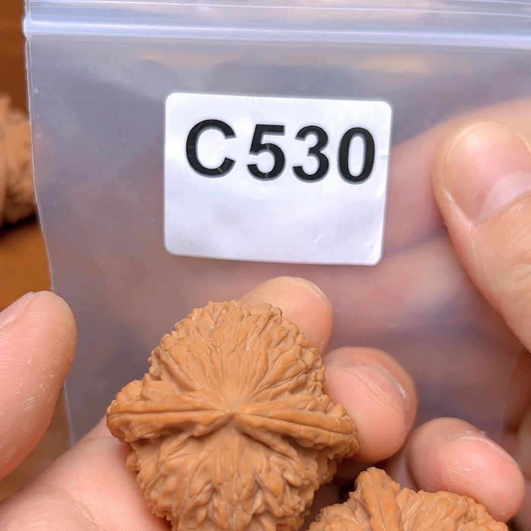 文玩核桃吊坠40三角白