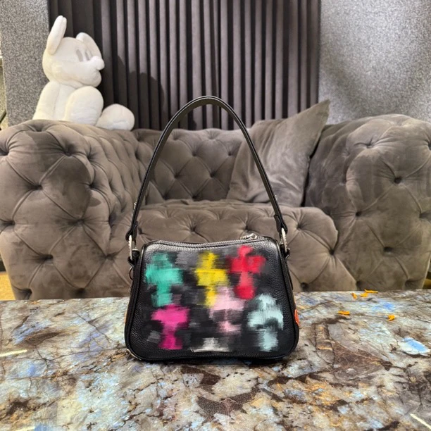 豆豆【彩拼鸡块包】头层摔纹牛皮 做旧五金配骰子挂件手提包