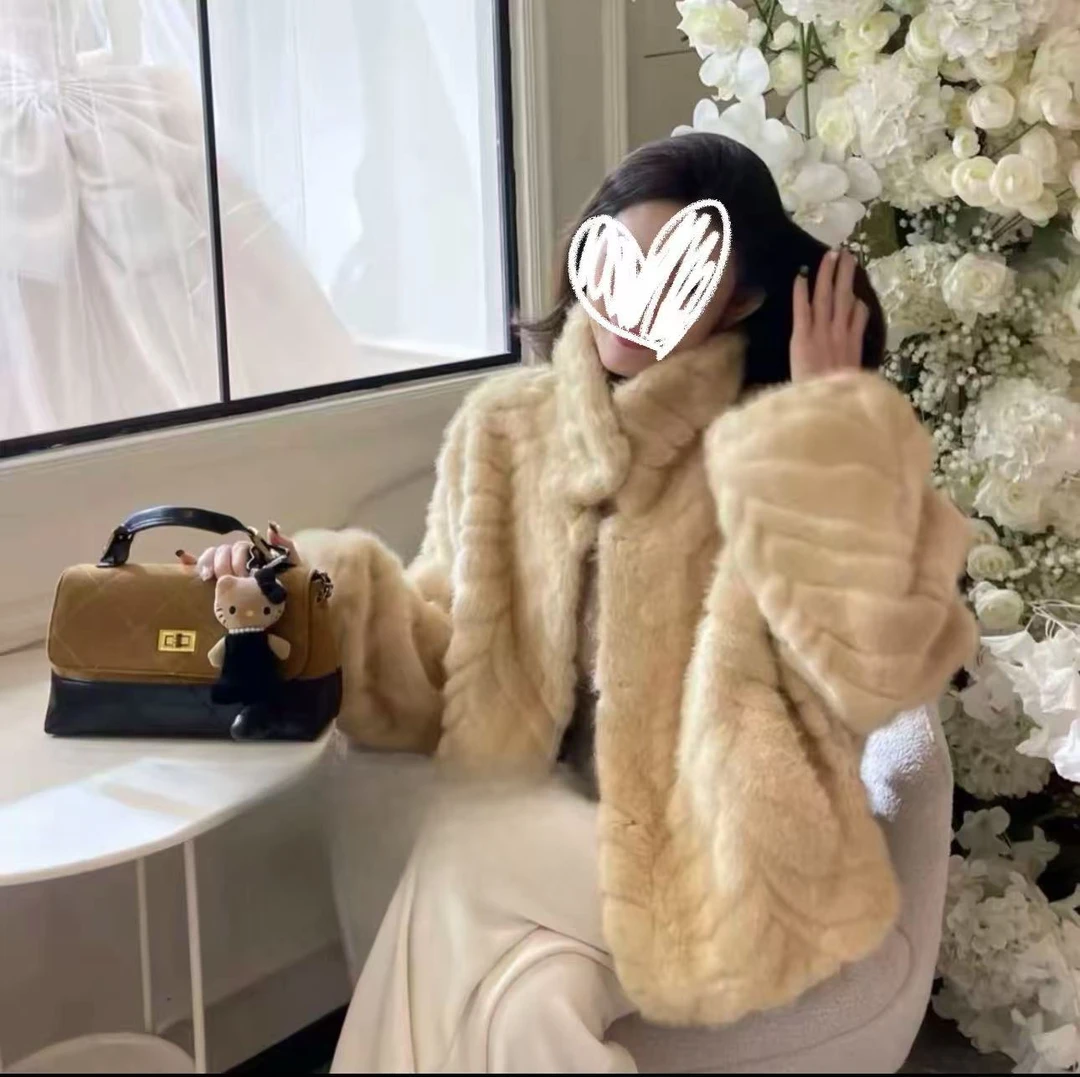 “雪夜围炉”新款蝙蝠袖款环保金叶貂领子短款毛毛外套