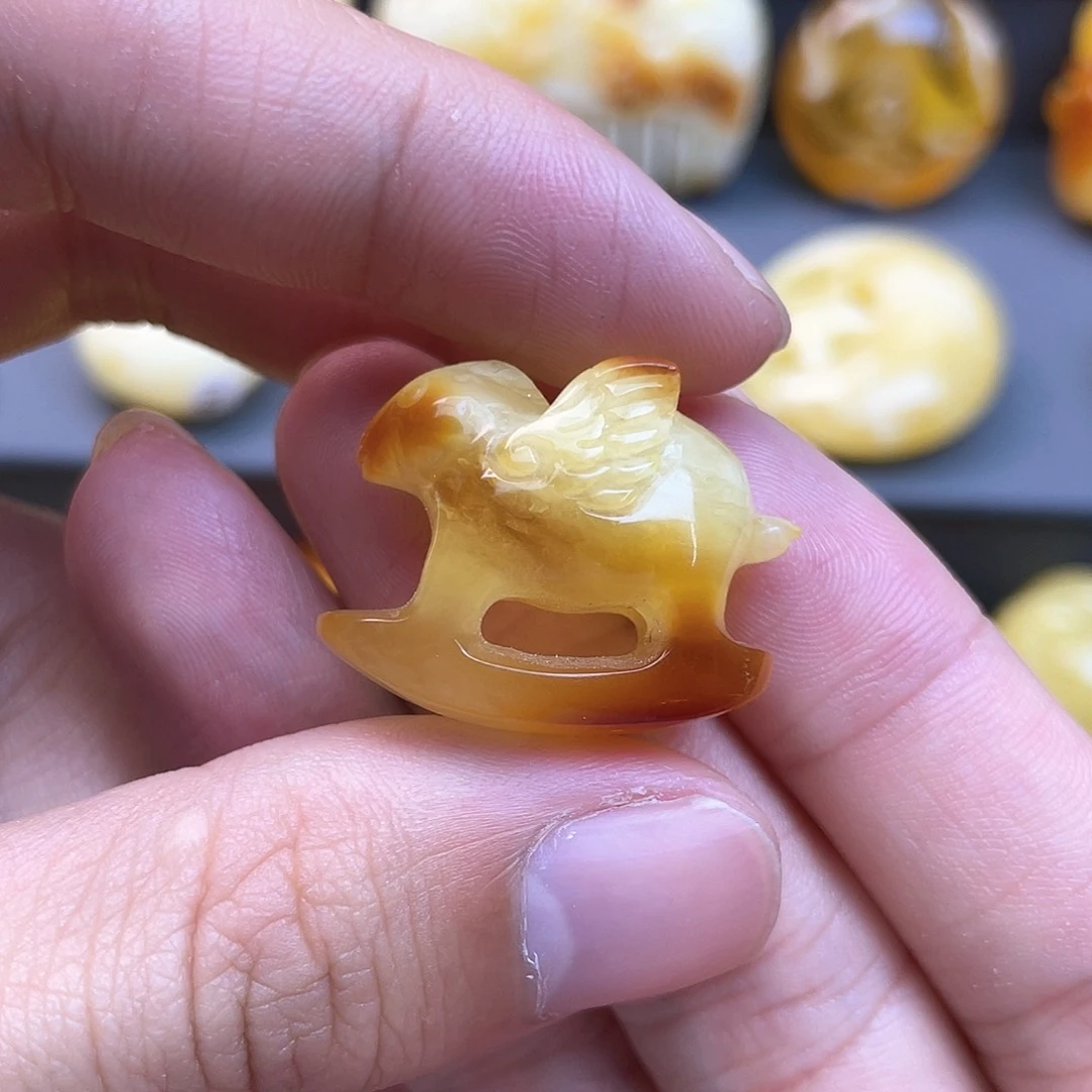 琥珀裸石未镶嵌蜜蜡