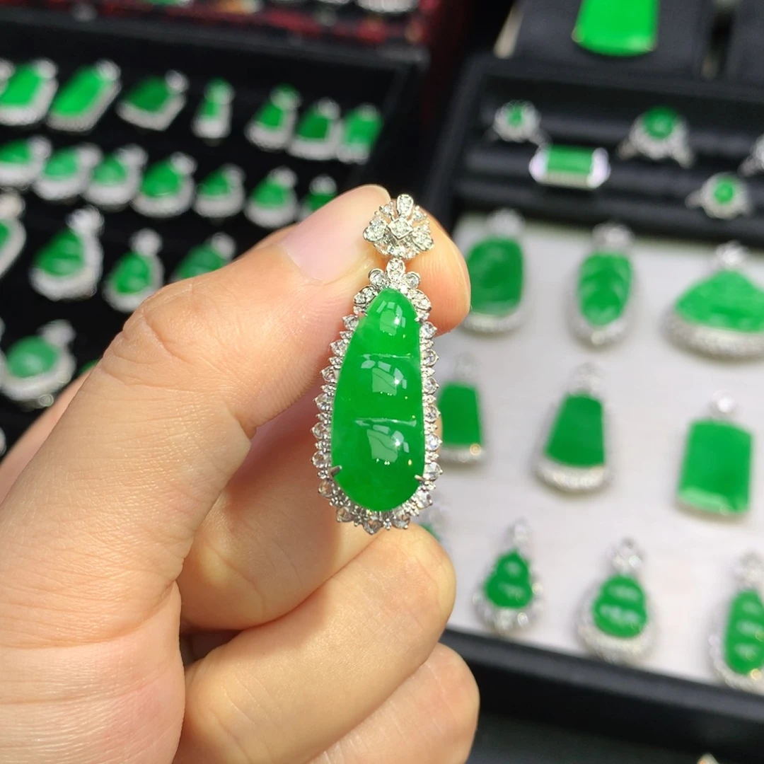 翡翠18K金镶嵌吊坠(不含链)