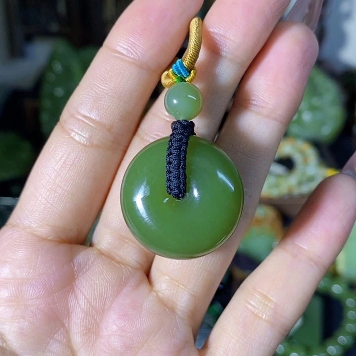 吊坠(赠链)未镶嵌和田玉阿*啊