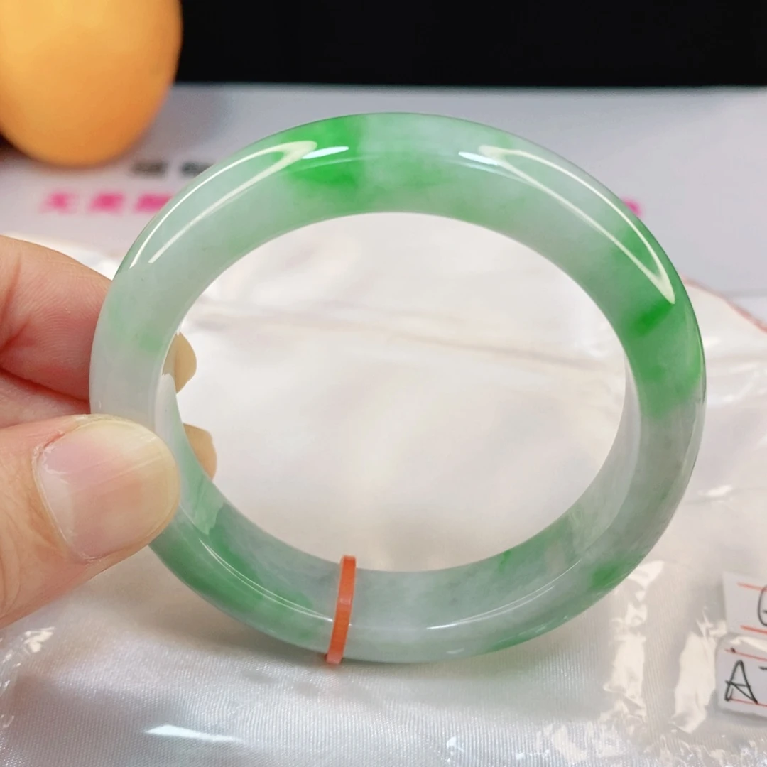 翡翠手镯未镶嵌53圈口正圈