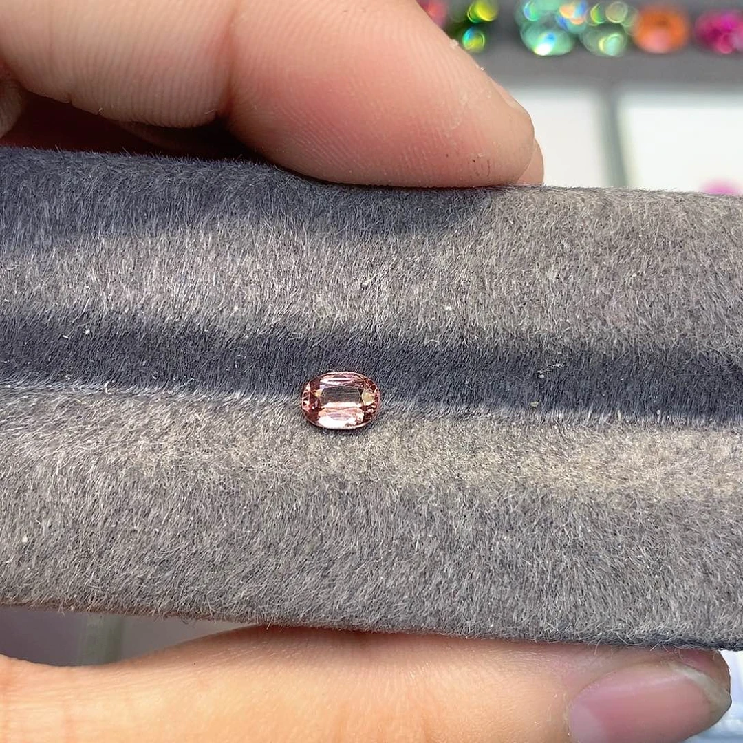 尖晶石裸石尖晶石