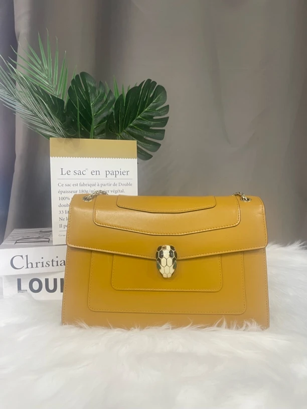 95新 BVLGARI/宝格丽 宝格丽蛇头包中号雏菊色单肩包时尚百搭