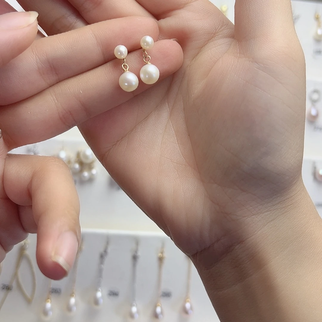 ****晴银S925镶嵌耳饰淡水珍珠