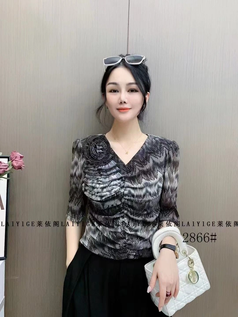 SSF8393（聚水潭）时尚款V领褶皱褶皱风百搭T恤修身气质女士长袖