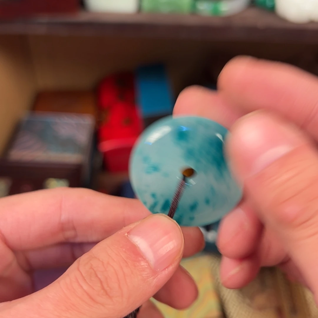 翡翠未镶嵌颈饰他人在这里面都可以