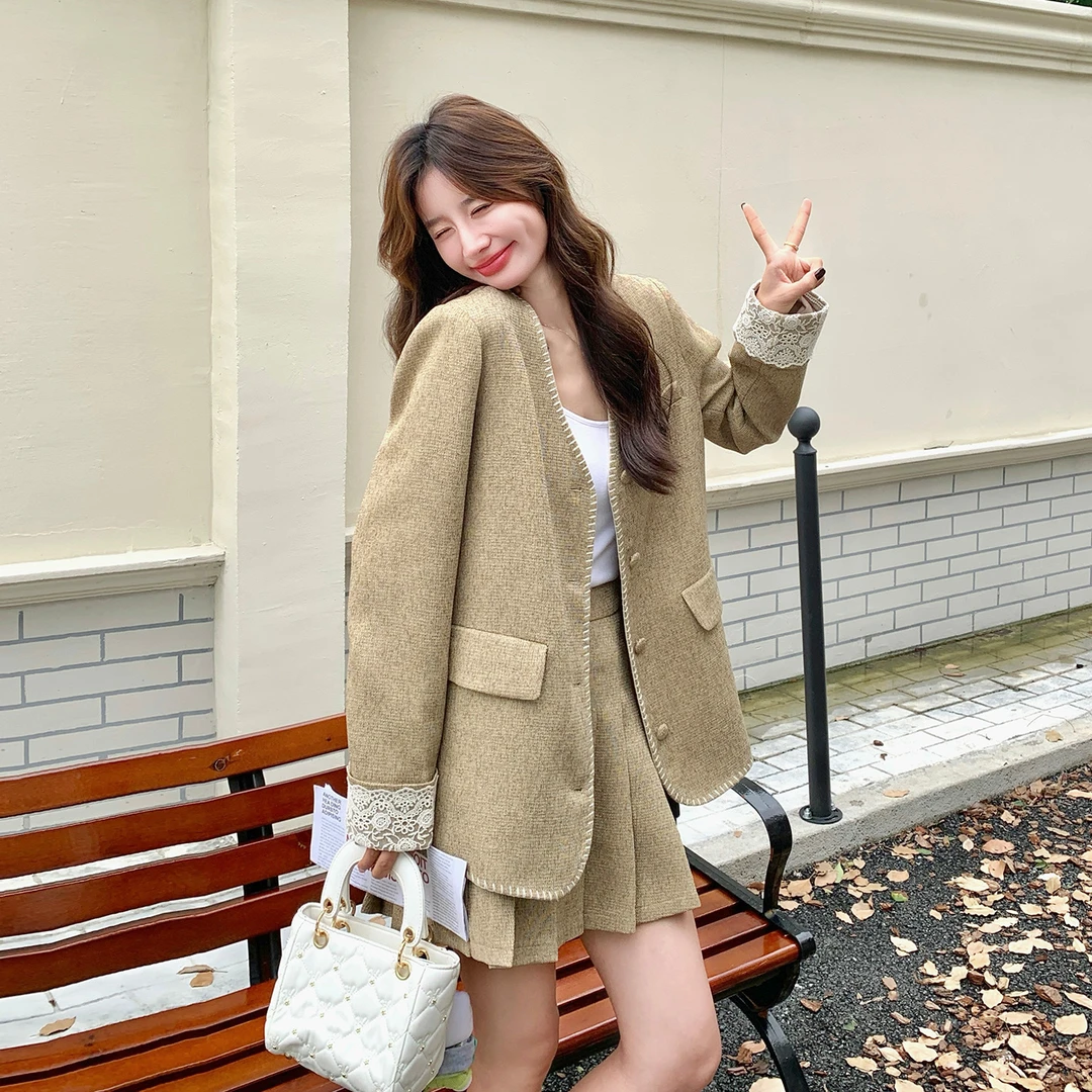 Z016#卡其色名媛气质套装裙女秋天法式小香风外套百褶裙两件套