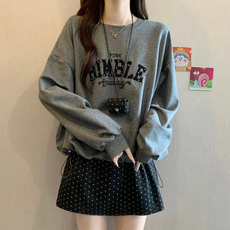 大码女装秋季宽松休闲重工贴布绣字母卫衣+波点短裙+挂包三件套女