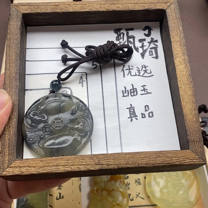 未镶嵌蛇纹石玉颈饰M**L