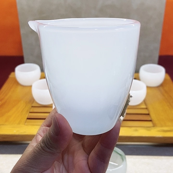 白玉琉璃公道杯一个