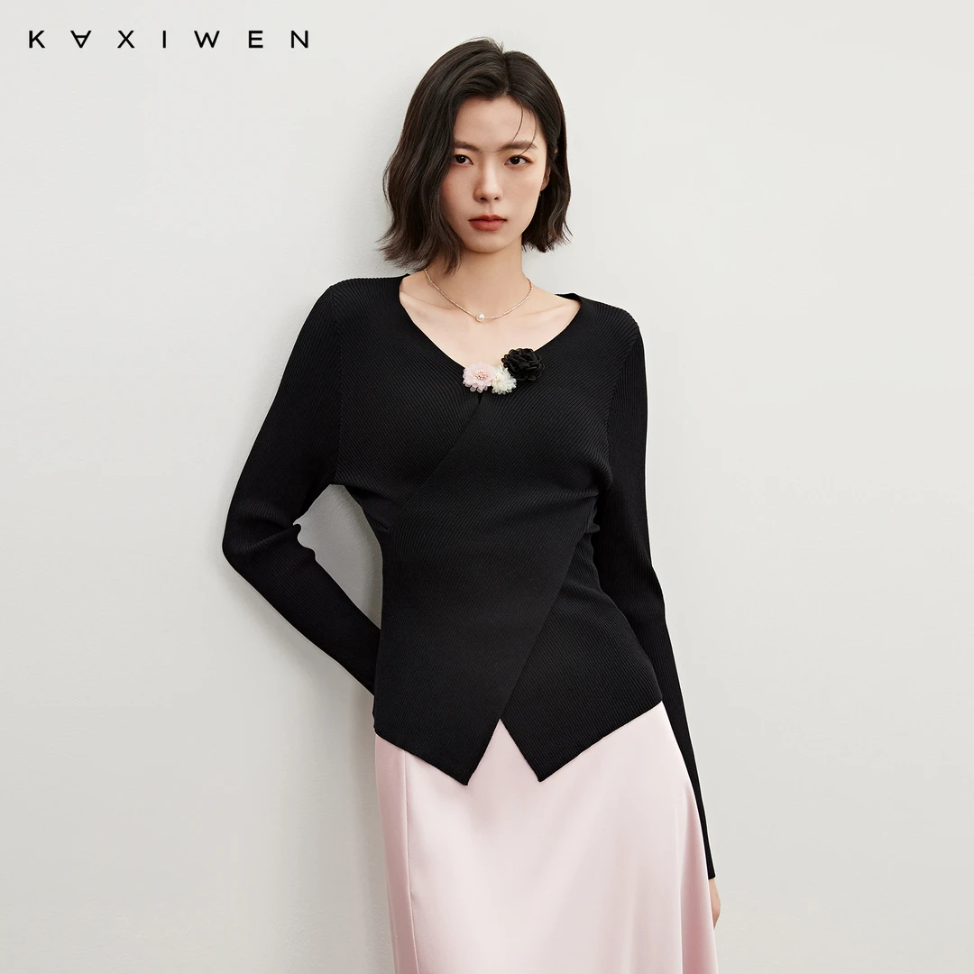 佧茜文复古设计感针织衫【春秋】立体花朵V领开衩上衣女D12CZW5534