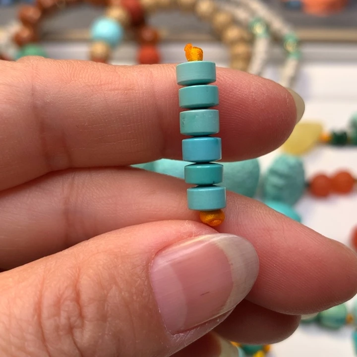 绿松石未镶嵌颈饰