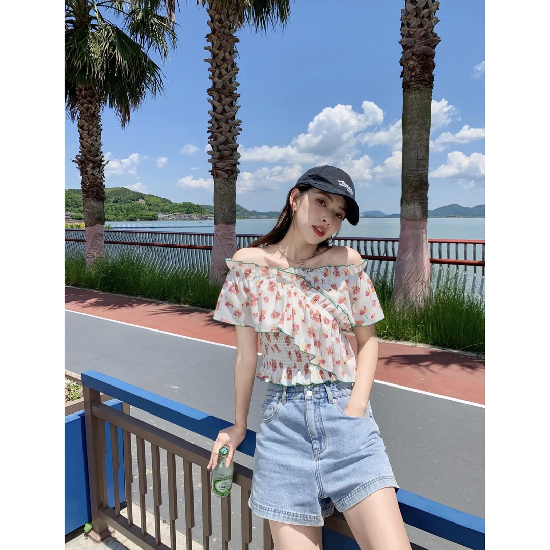 499【1359】设计感荷叶边上衣