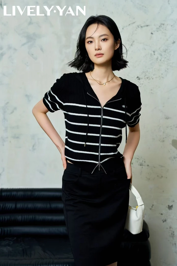 LIVELY YAN俪妍LY72294针织短袖开衫