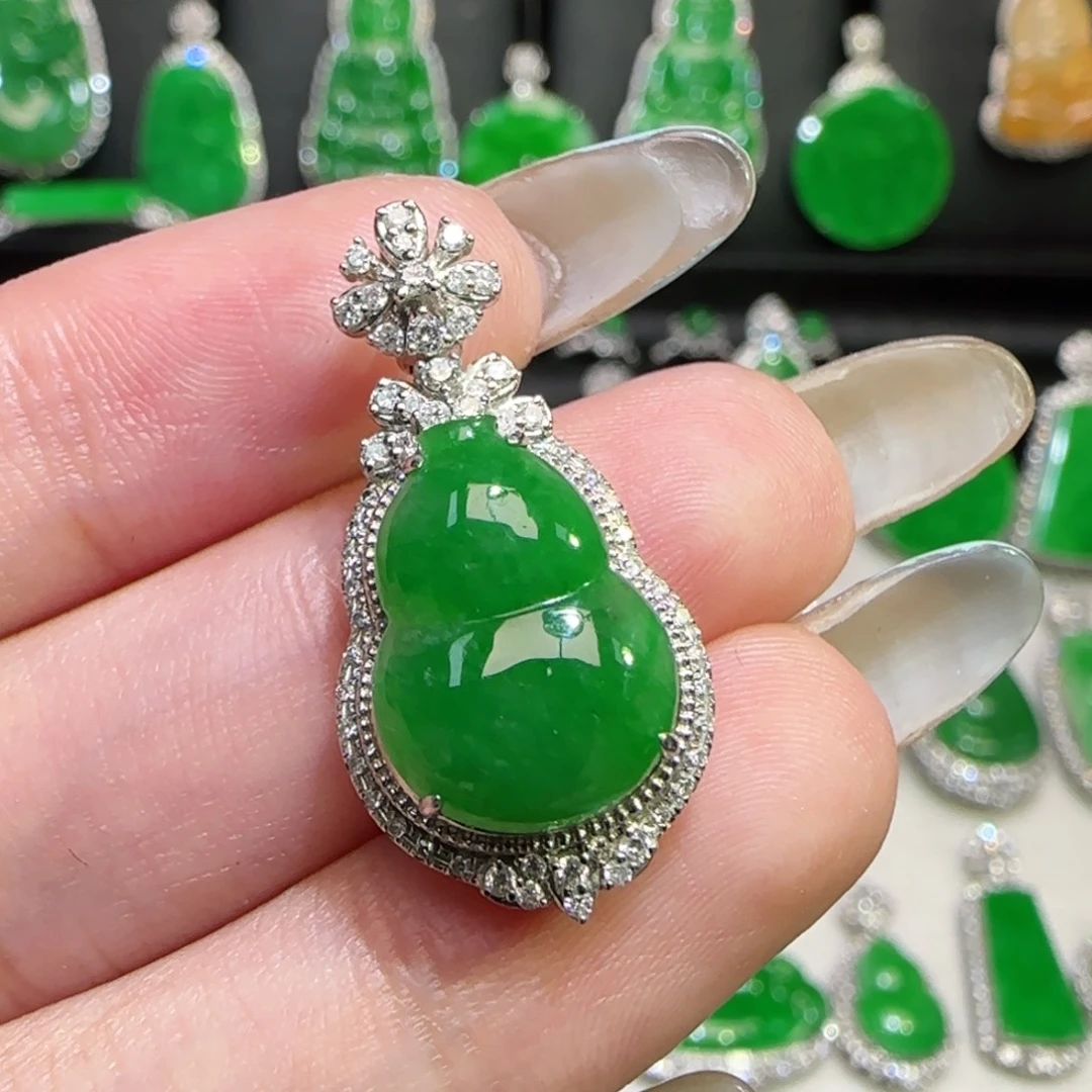 翡翠18K金镶嵌颈饰