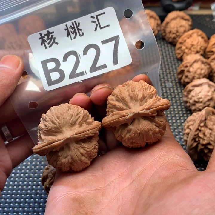 吊坠文玩核桃金麒麟