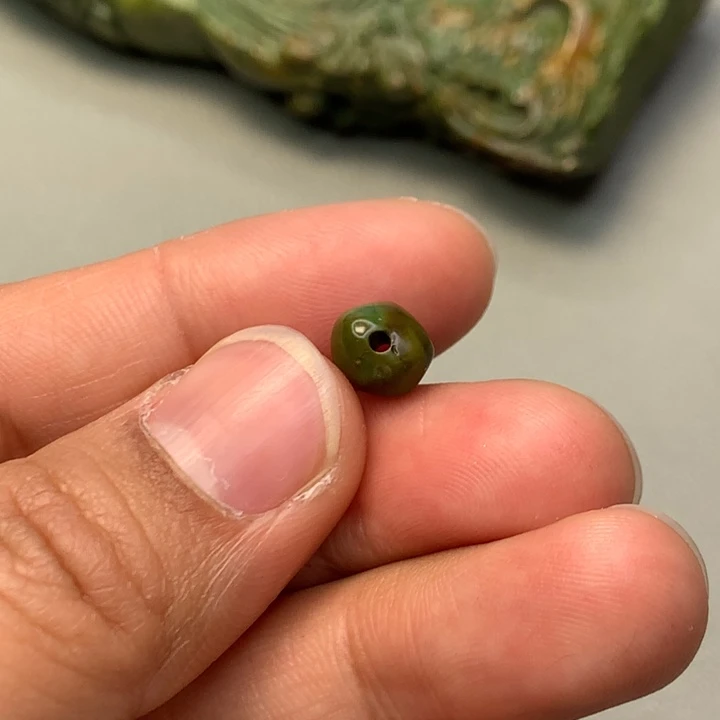 绿松石颈饰未镶嵌