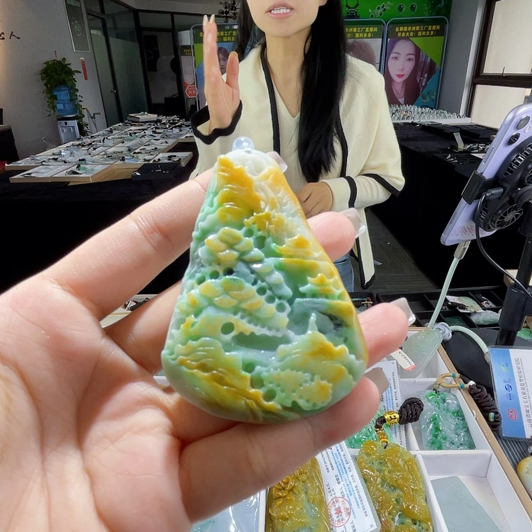 颈饰未镶嵌翡翠一个
